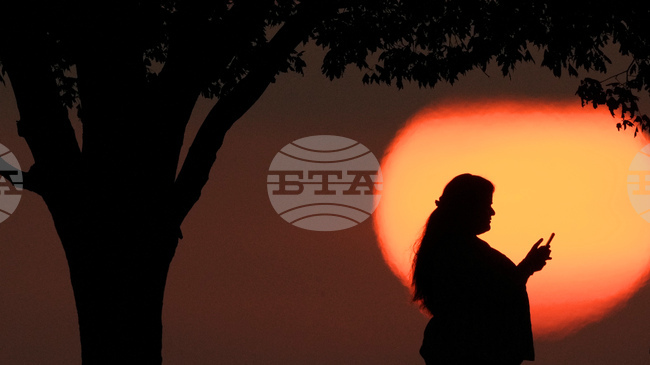 Европейската комисия предлага да започнат преговори за падане на таксите за роуминг със Западните Балкани