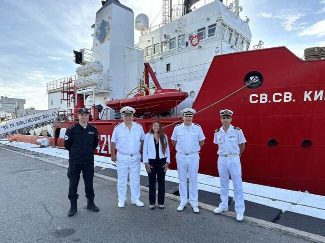 Висше военноморско училище „Н. Й. Вапцаров“: Посещение на зам.-кмет на Мар дел Плата на НИК 421