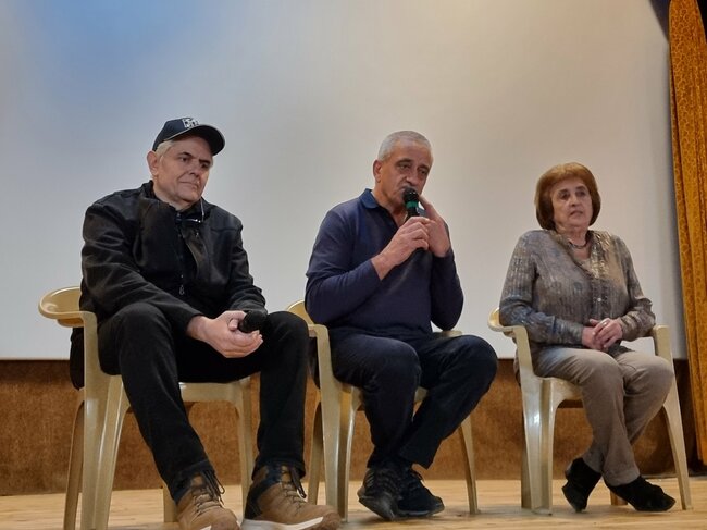 Надяваме се в бъдеще да можем да развием темата за международното признание на Апостол Карамитев, казаха авторите на „Рицарят на доброто“