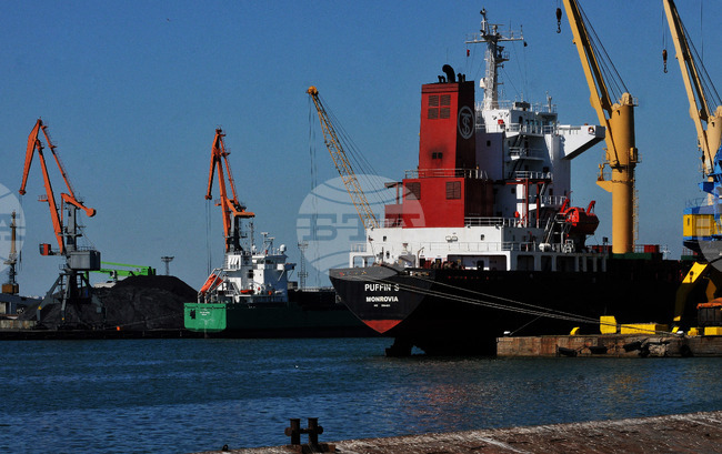 През последните няколко години САЩ заемат сравнително неголям, но устойчив дял във външната търговия на България, коментираха за БТА от икономическото министерство