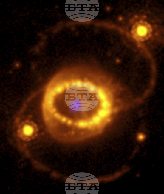 Астрономи откриха нов тип свръхнова благодарение на фатално танго между звезда и черна дупка 