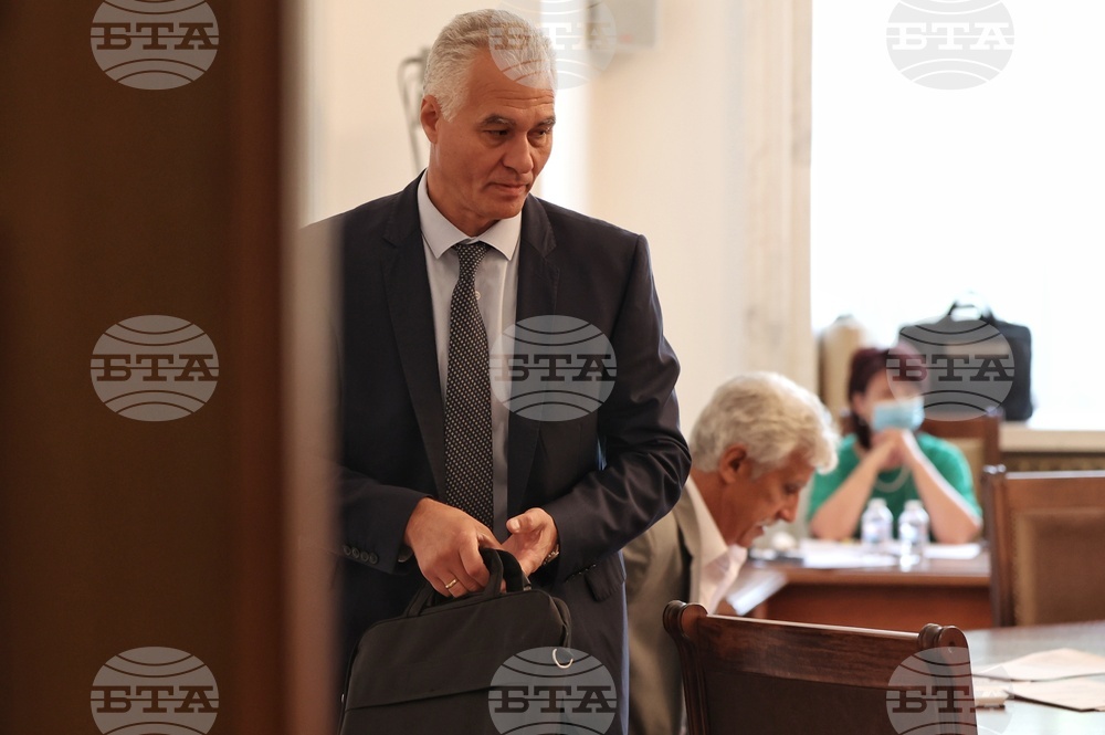 Парламент - Временна комисия за установяване на всички факти и обстоятелства, свързани с подписания от правителството Меморандум за 1 млрд. долара с GЕMCORP и IP3 CORPORATION