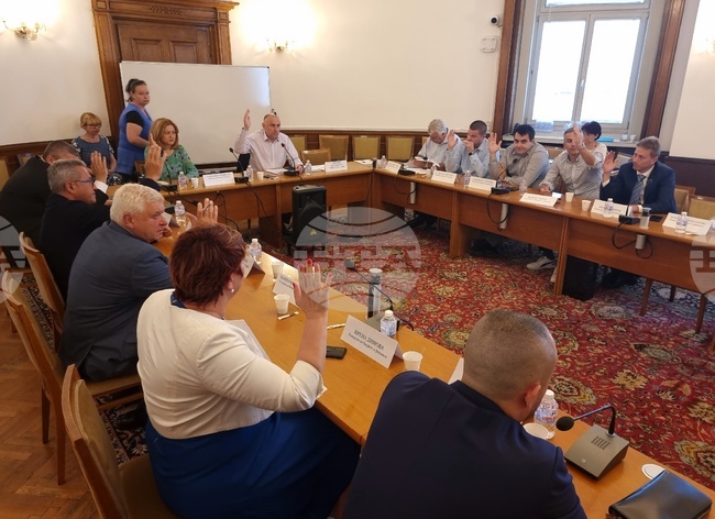 Парламент - Комисия по бюджет и финанси