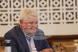 Парламент - Комисия по бюджет и финанси