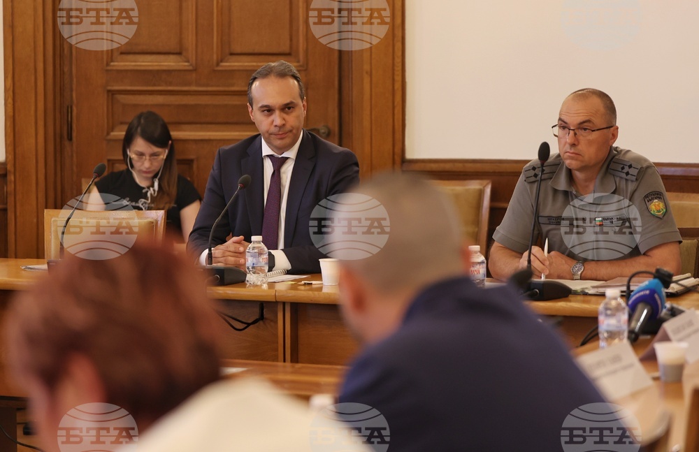 Парламент - Комисия по бюджет и финанси