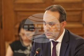 Парламент - Комисия по бюджет и финанси