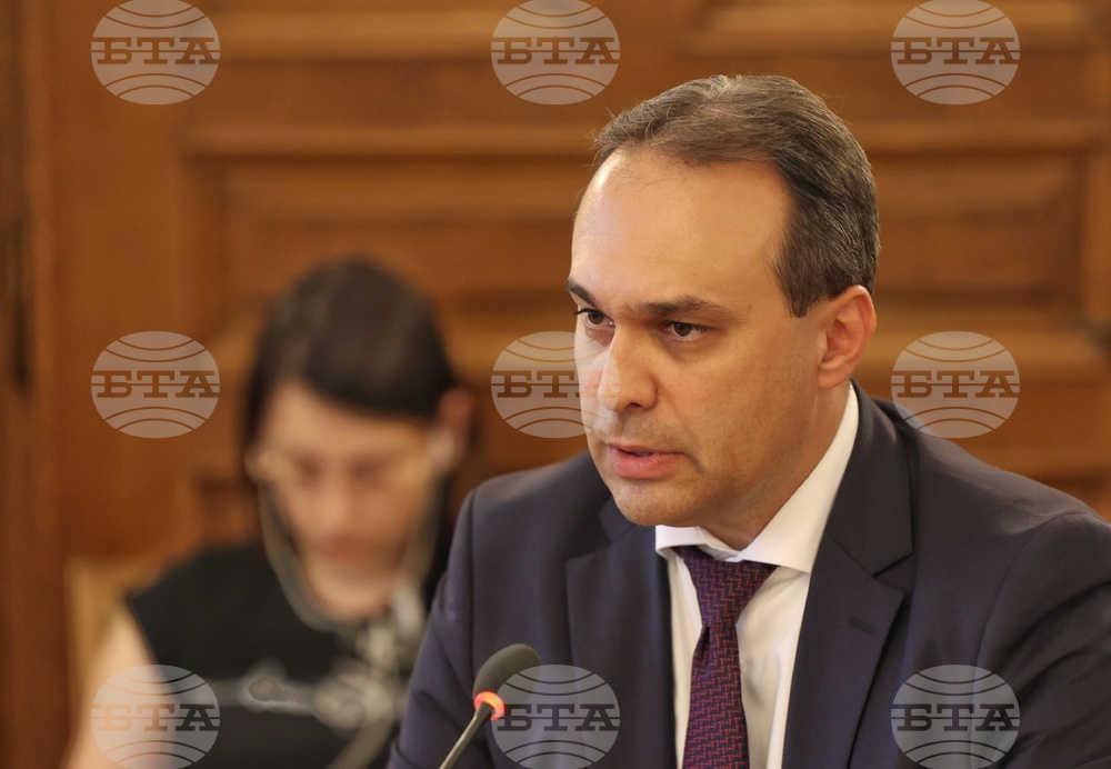 Парламент - Комисия по бюджет и финанси