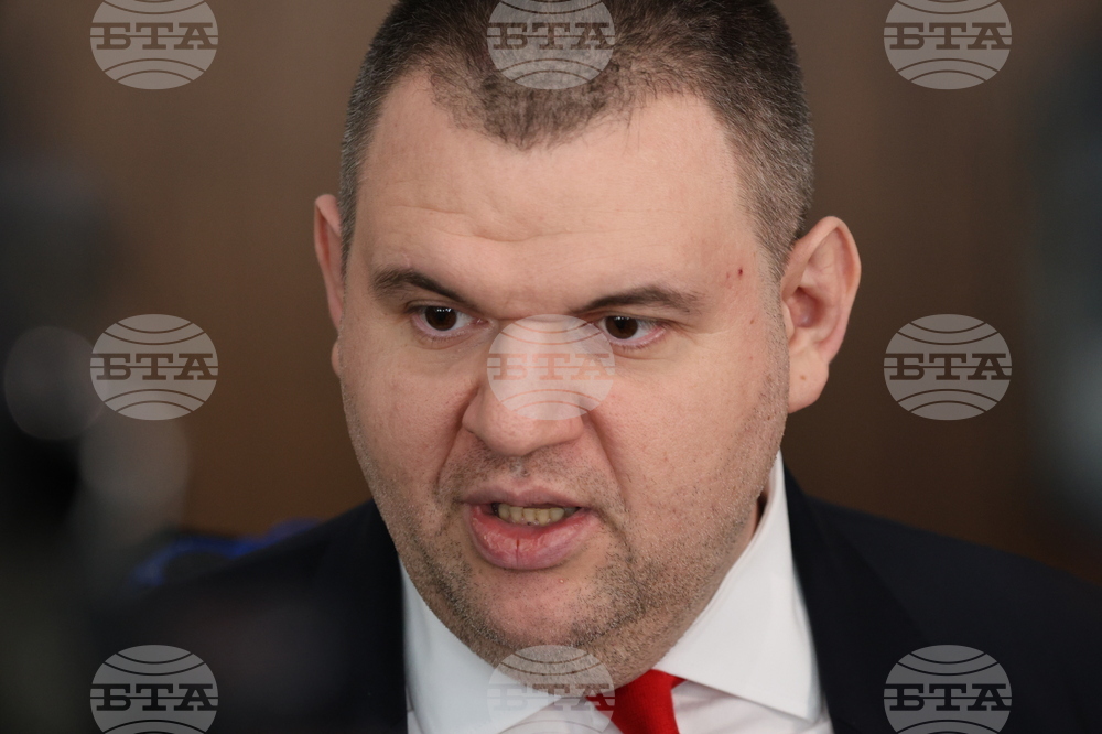 Парламент - кулоари - Делян Пеевски - брифинг