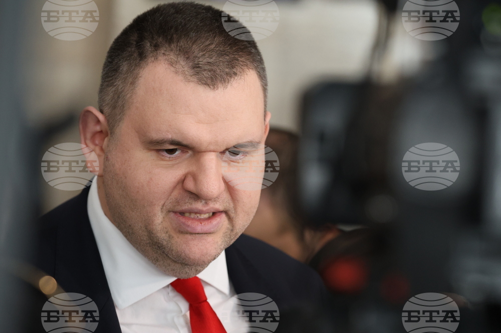 Парламент - кулоари - Делян Пеевски - брифинг