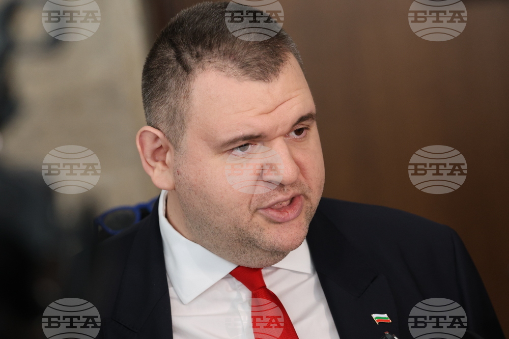 Парламент - кулоари - Делян Пеевски - брифинг
