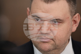 Парламент - кулоари - Делян Пеевски - брифинг