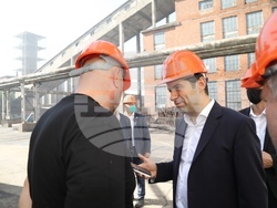 Министър-председателят Кирил Петков направи изненадваща проверка на ТЕЦ „Брикел“ в Гълъбово.