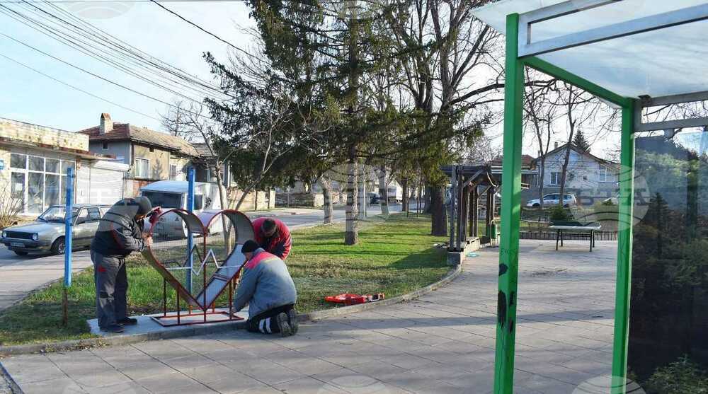 Ново метално сърце за събиране на капачки с благотворителна цел е поставено в Разград