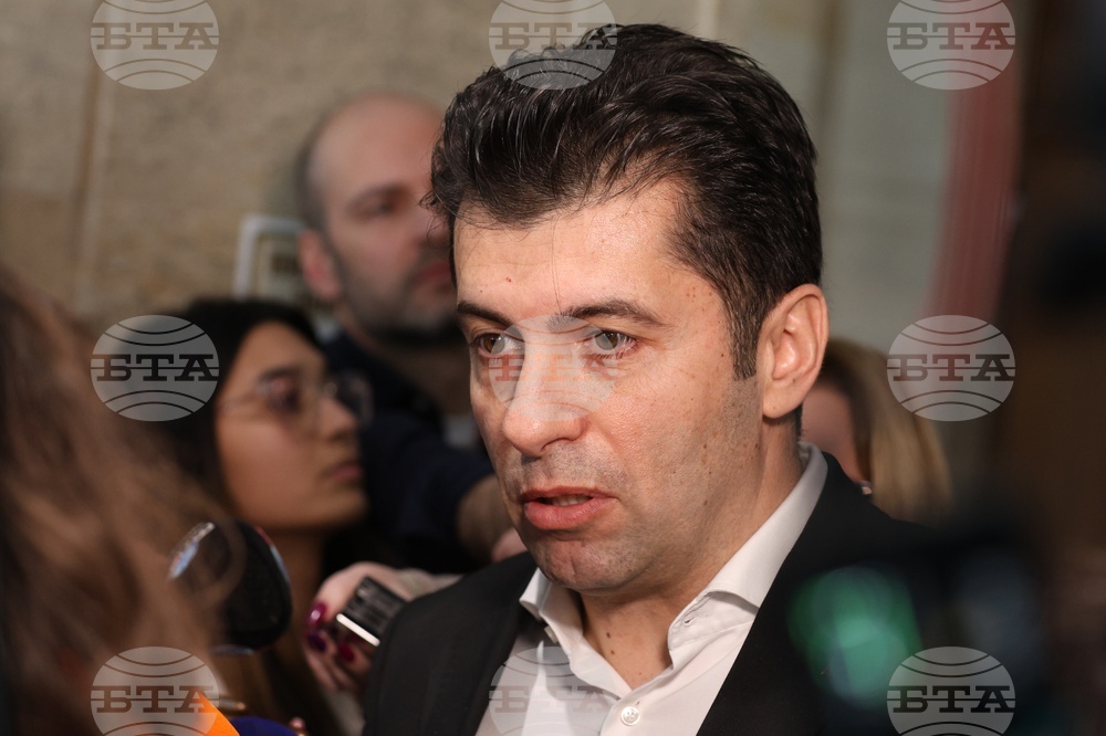 Парламент - кулоари - Кирил Петков - брифинг