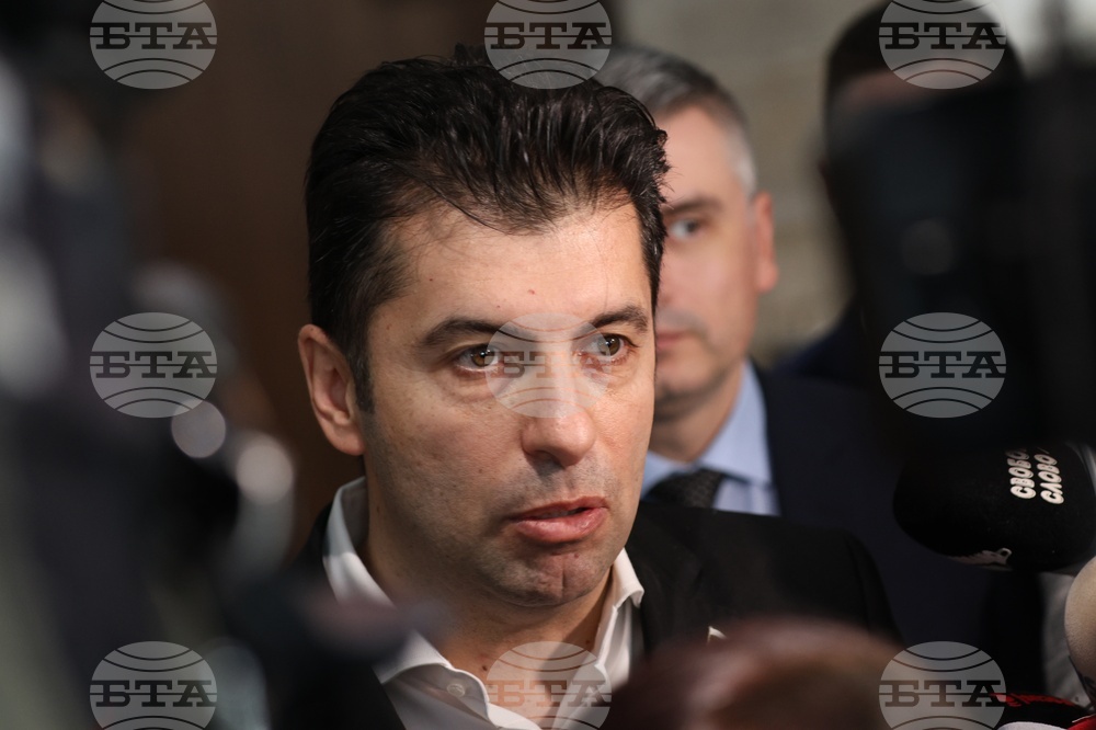 Парламент - кулоари - Кирил Петков - брифинг