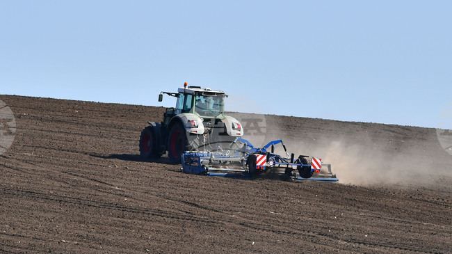 Германски фермери предупреждават, че са изправени пред финансова криза заради рязкото покачване на цените на горивата