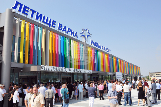  Israeli Tourists Fly Back Home on Special Israir Airlines Flight from Varna