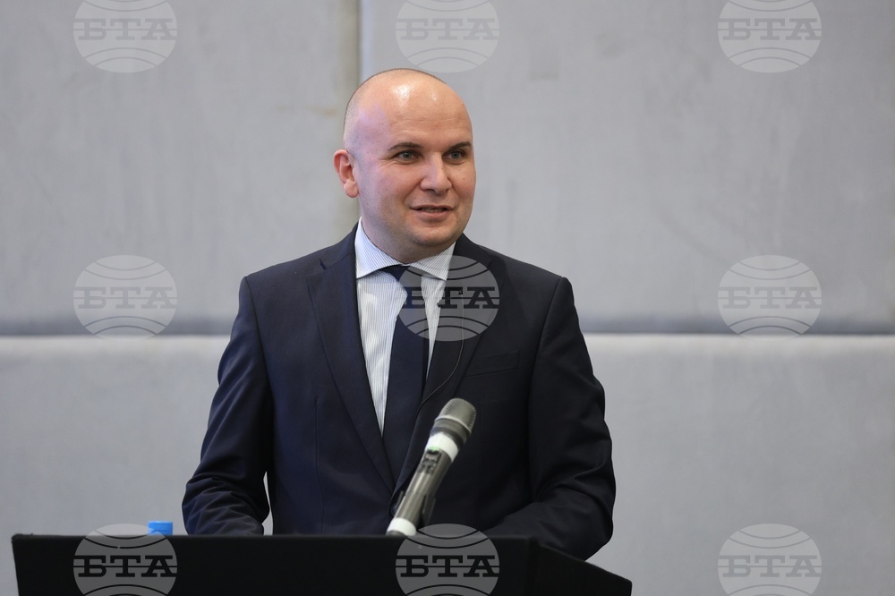 Общите решения могат да се намерят само когато има разговор, който е между ЕС и останалата част на света, каза Илхан Кючюк