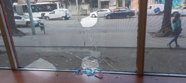 БСП: Остро осъждаме вандалския акт срещу клуба на социалистите в район „Оборище”