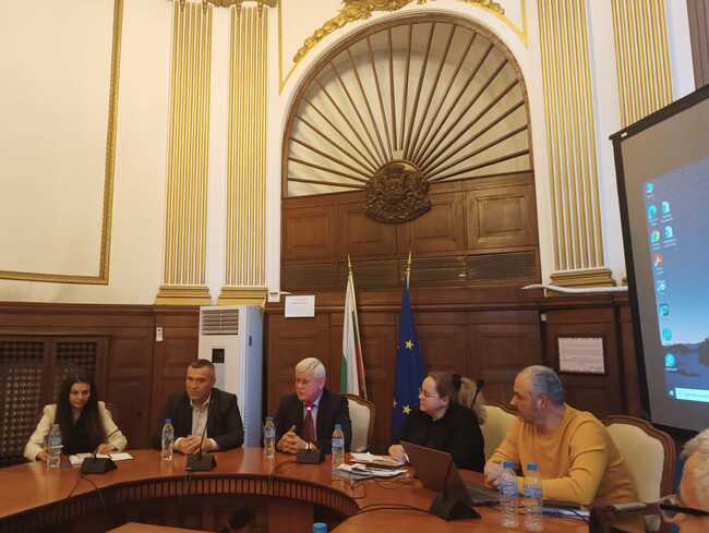 МЗХ: Екипът на МЗХ и ръководството на НСОРБ обсъдиха мерки за стимулиране на земеделското производство и увеличаване на поливните площи