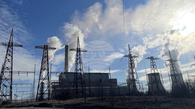 Седем души вероятно са затрупани под развалини след срутване на ТЕЦ в Южна Корея, съобщи Йонхап