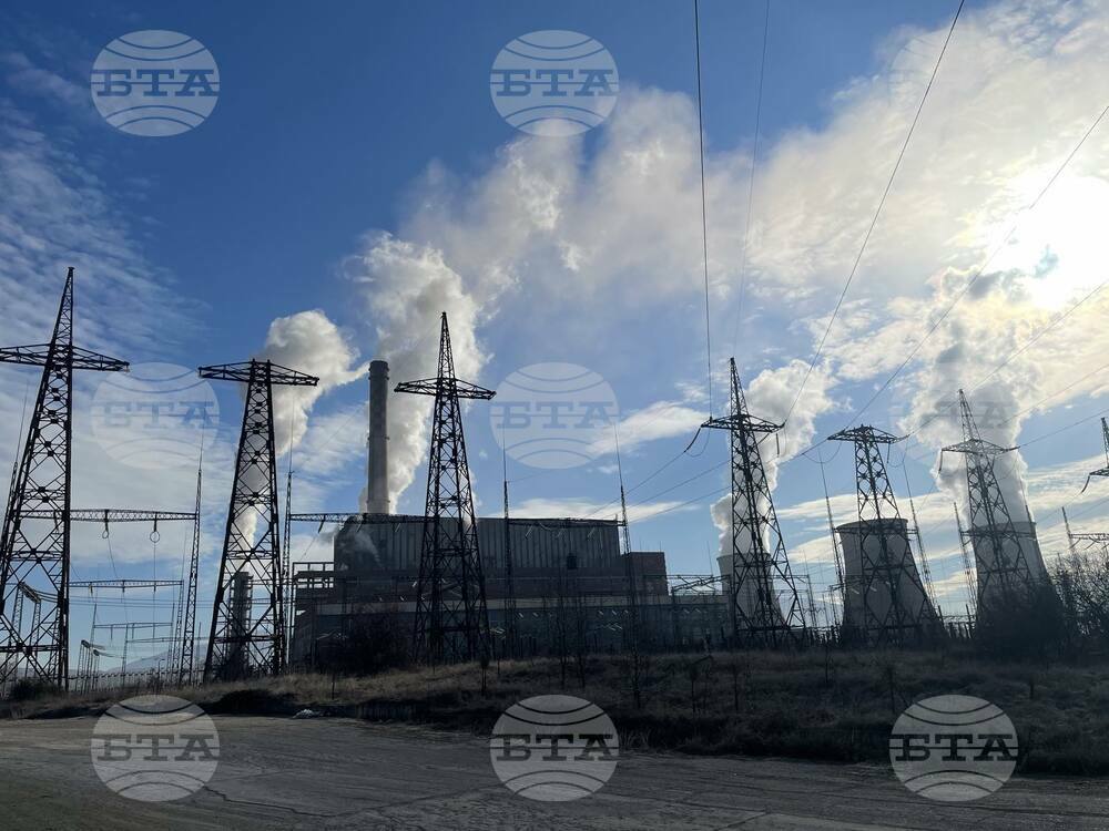 Най-малко един човек загина и още пет души все още са затрупани след срутването на 60-метрова кула в южнокорейска топлоелектрическа централа