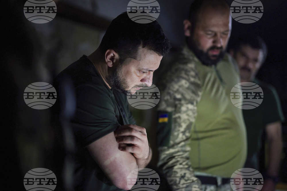 Зеленски води и една „тиха война“ - срещу корупцията