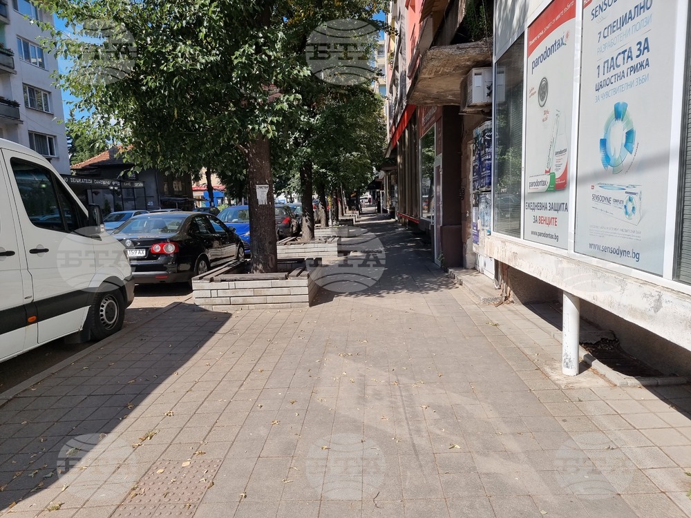 Започва ремонт на тротоарната настилка на централна улица в Перник