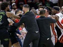 Heat Pelicans Basketball