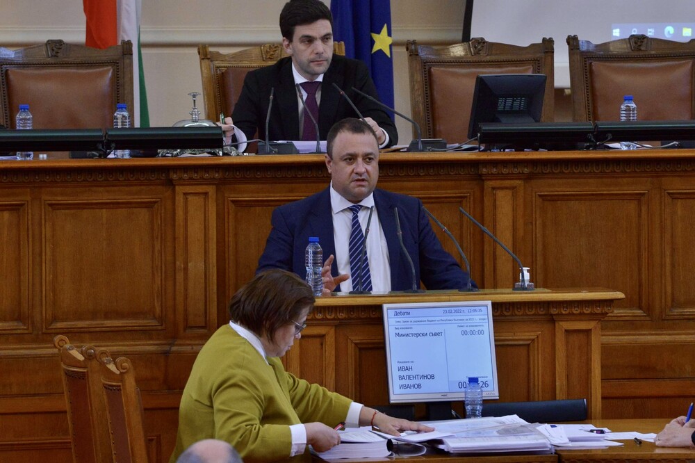 Министър Иванов: Взехме мерки хората да са снабдени с евтина дървесина този и следващия сезон