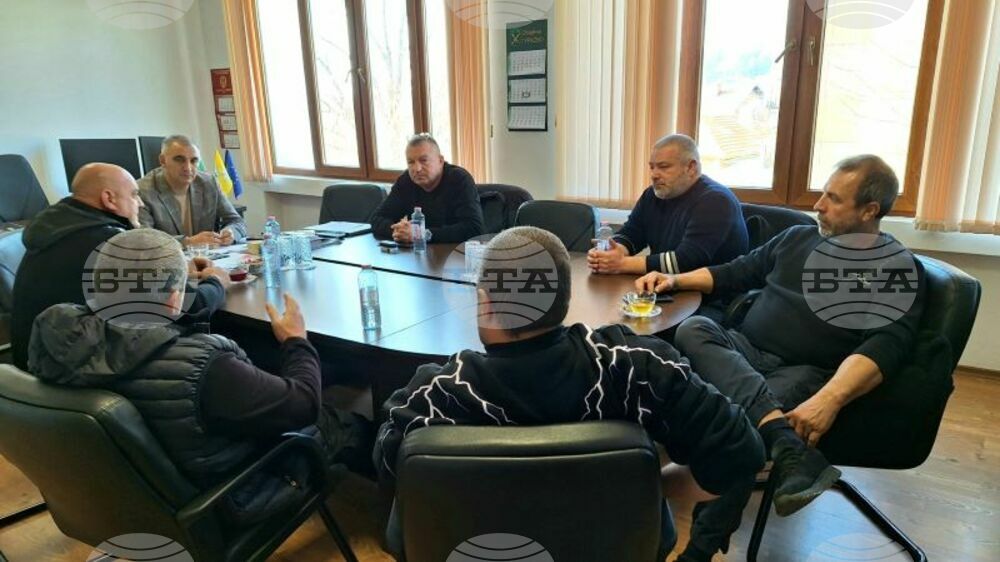 Кметът на Гурково Кънчо Папазов договори с местния бизнес по-ниска цена на дървата за огрев за следващия отоплителен сезон