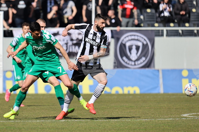 Димитър Илиев пропусна дузпа, но след това донесе победата на Локомотив (Пловдив) над Хебър (Пз) в среща от първенството на efbet Лига