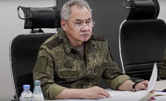 Руският министър на отбраната Сергей Шойгу пристигна в Истанбул за подписването на споразумение за износа на зърно
