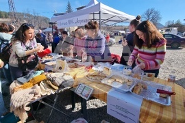 Априлци - празник на сланината и греяната ракия
