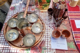 Априлци - празник на сланината и греяната ракия