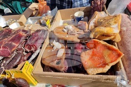 Априлци - празник на сланината и греяната ракия