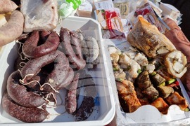 Априлци - празник на сланината и греяната ракия