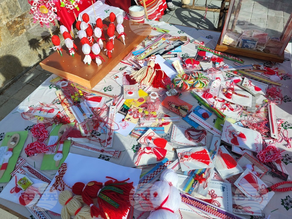 Село Райово - мартенски базар - мартеници