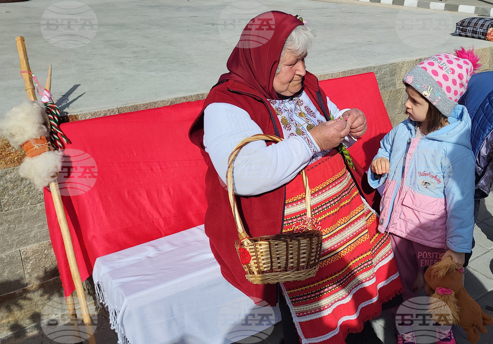 Село Райово - мартенски базар - мартеници