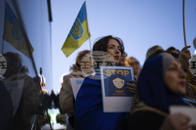 Украинци организираха протест в Истанбул с искане за освобождаване на военнопленниците