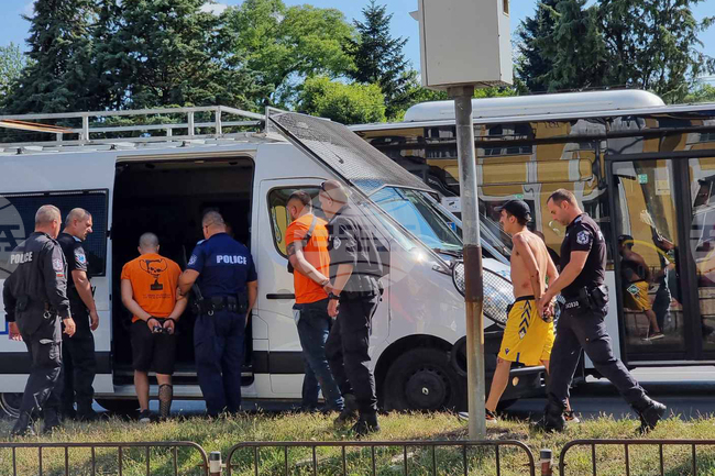 Футболни фенове - арест