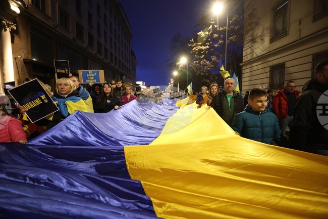 Шествие - "Украйна: Две години борба за живот, свобода и демокрация! Две години заедно и до победата на Украйна"