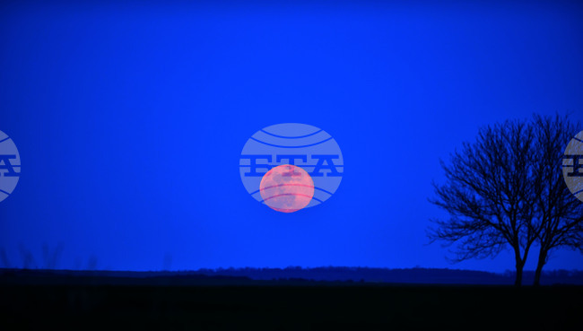 Село Китанчево - пълнолуние