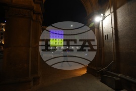 Министерски съвет - сграда - осветление - знаме на Украйна