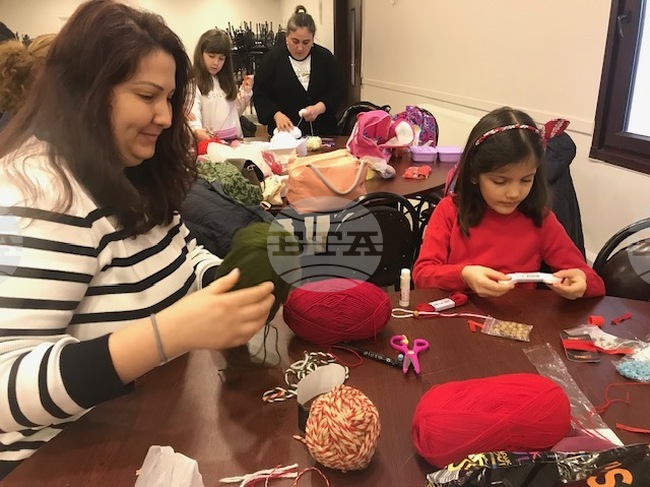 Турция - Истанбул - Българско неделно училище - ученици - мартеници