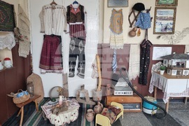 Село Костанденец - читалище - възстановка