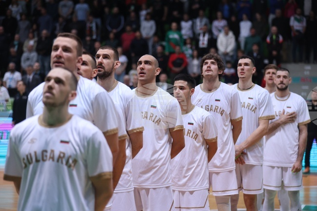 Селекционерът на баскетболните национал Росен Барчовски определи разширения състав за мачовете с Швеция и Германия