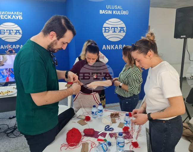 Турция - Национален пресклуб на БТА-Анкара - работилница за мартеници - втора сесия