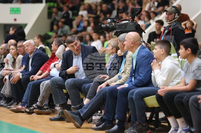 БФБаскетбол кани бивши деятели и треньори на мачовете на женския национален отбор в Ботевград