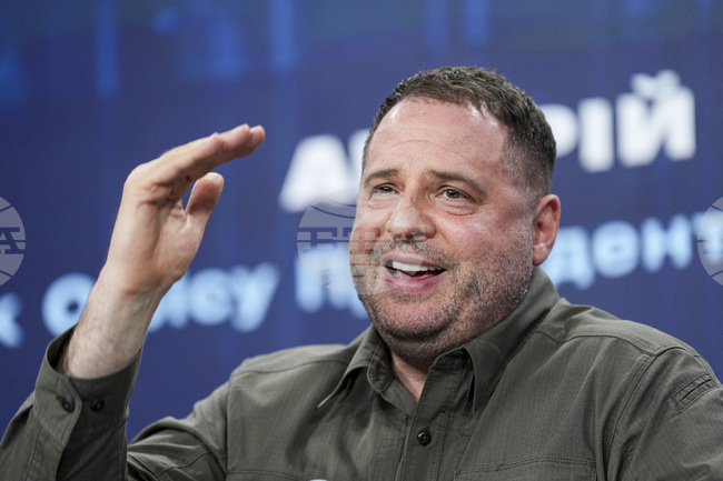 Украинските антикорупционни власти са претърсили офиса на началника на украинската президентска канцелария Андрий Ермак 